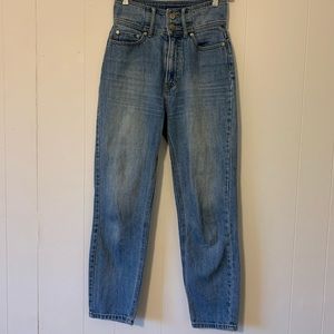 BDG Urban Outfitters Ultra High Rise Mom Jeans size 25